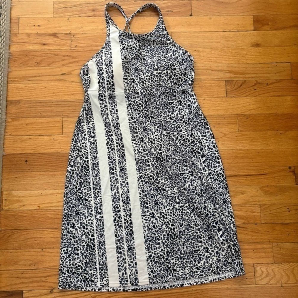 Athleta Dress Size Medium 36 B/C